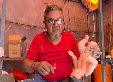 Desde hace 48 años Faustino repara niños Dios en Pachuca; persiste negocio familiar