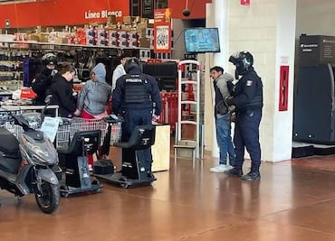 Detienen a pareja migrante por robo en supermercado de Tizayuca