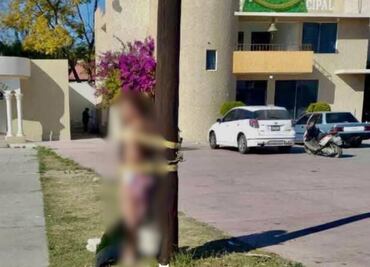Mujer acusada de robo es despojada de su ropa y amarrada a un poste en Ixmiquilpan