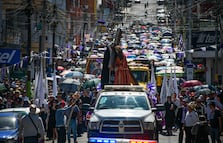 Magno Viacrucis reúne a más de 8 mil fieles en Tulancingo