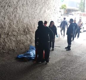 Hombre atropella a su pareja y la mata; él ya está detenido