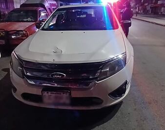 Detienen a conductor en Pachuca; manejaba vehículo con reporte de robo