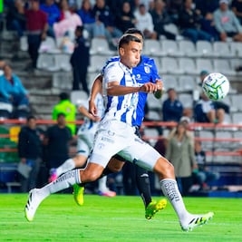Pachuca deja escapar la ventaja y cae ante Querétaro en el Hidalgo