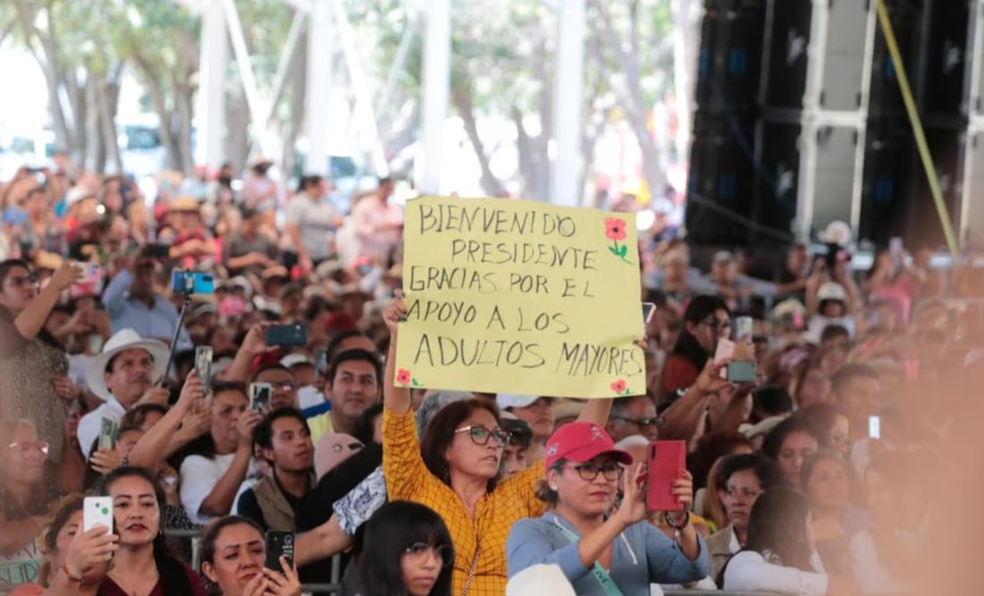 Quiere AMLO que pensión del Bienestar para adultos mayores sea mensual | Foto: Especial