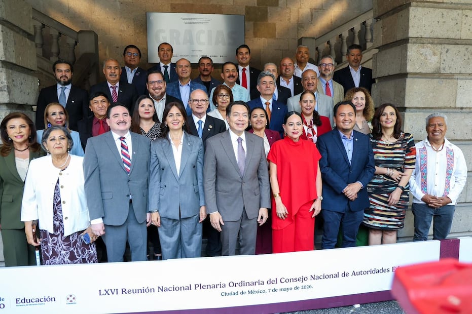 El titular de la SEP federal, Mario Delgado Carrillo, acompañado de secretarios de educación estatales, anunció que el ciclo escolar 2025-2026 concluirá el 5 de junio I Foto: Especial