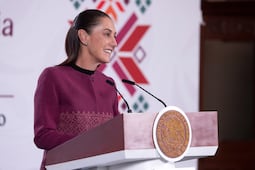 Sheinbaum exhorta a proteger a menores de plataformas digitales
