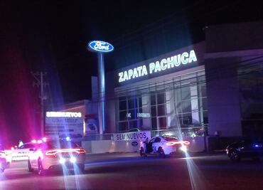 Automóvil atropella a dos motociclistas en Venta Prieta