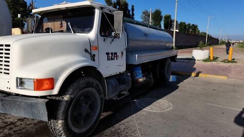 Denuncian que empresa vertió desechos peligrosos en río papalote de Tizayuca