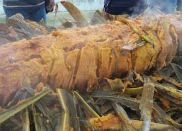 Santiago de Anaya celebra la tercera muestra de zacatamal por el Día de Muertos