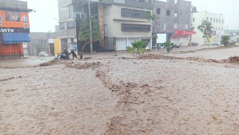 Lluvias provocan inundaciones de hasta un metro en Tulancingo 