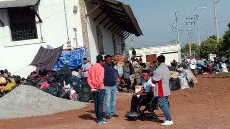 La caravana migrante avanza de Apan con dirección a Emiliano Zapata