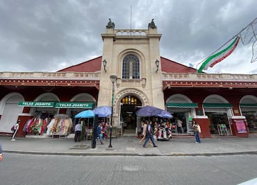 Jorge Reyes se comprometió a apoyar a mercados de Pachuca; en Barreteros piden rehabilitación