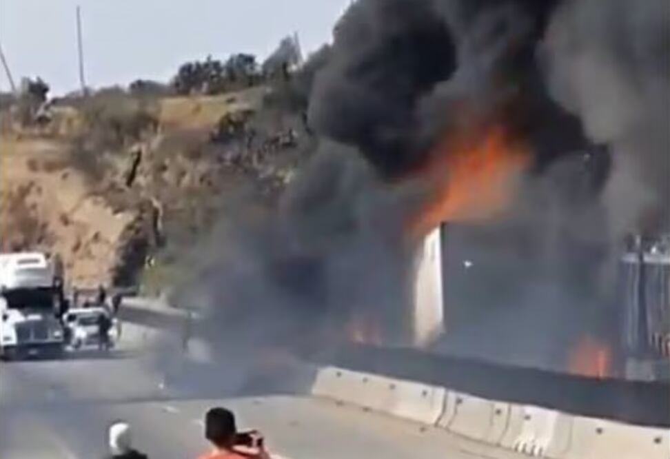 Choque de tráileres en Arco Norte | Captura de video