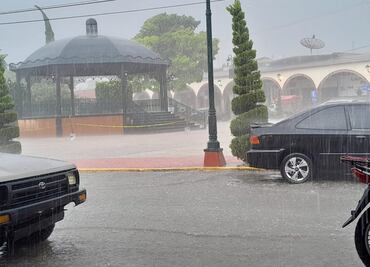 Fuerte lluvia provoca encharcamientos en Alfajayucan