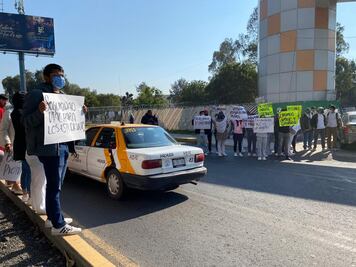 Niegan a alumnos destitución de rector de UPP; no hay acuerdos