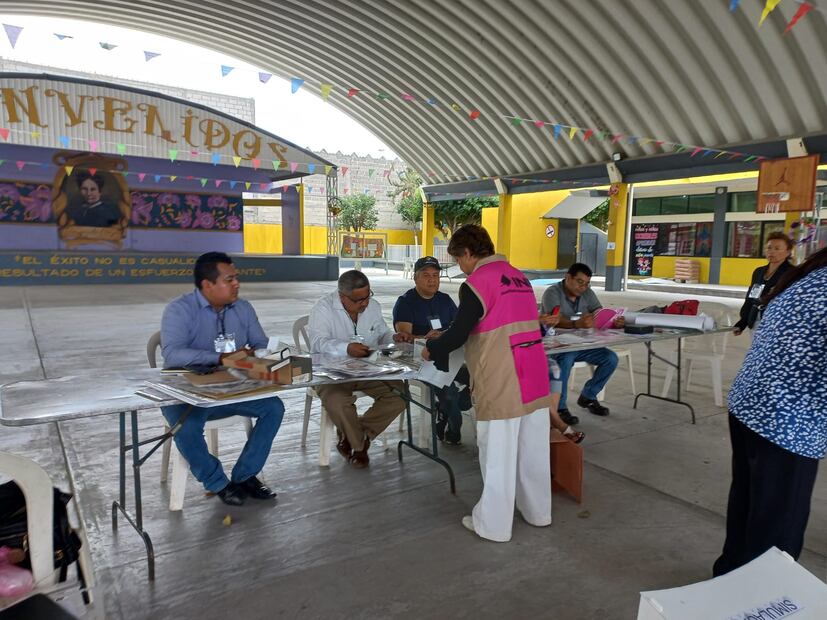 Este fin de semana se realizan las capacitaciones electorales a ciudadanos que participarán en las próximas elecciones del 2 de junio. Foto: Miriam Avilés
