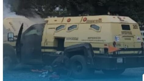 En Yahualica se incendia una camioneta de valores COMETRA