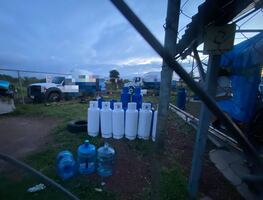 FGR asegura más de 3 mil litros de gas L.P. en cateo en Acatlán