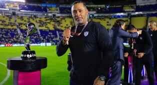 Pachuca Femenil anuncia la salida de Óscar "Rambo" Torres