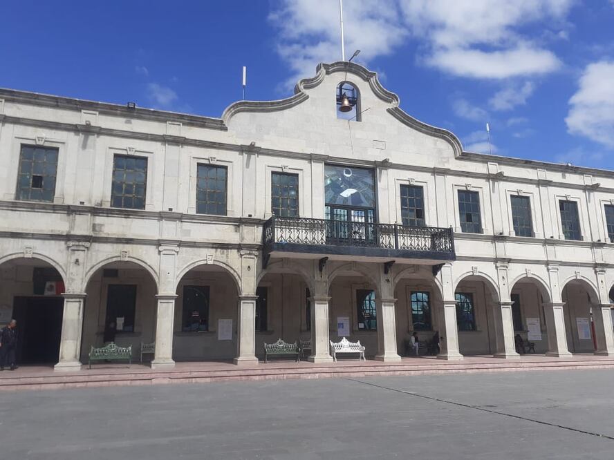 Ocho alcaldes enfrentan procesos legales y fueron separados del cargo; cinco de estos están encarcelados y tres están en libertad. Mientras que en lo que va de 2024, solicitaron licencia 11 presidentes municipales para contender en el proceso electoral.