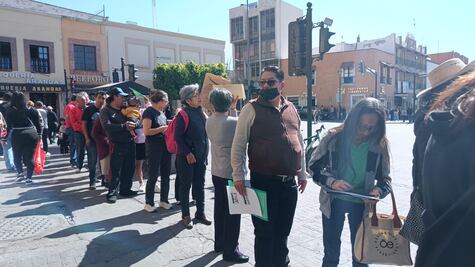 Largas filas y 25 % de descuento en primer día de recaudación del predial en Pachuca