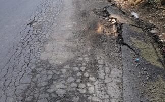 Presenta daños tramo Huejutla–Santa Cruz pese a trabajos de reencarpetado