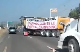 Transportistas y productores del Valle del Mezquital se suman al megabloqueo nacional