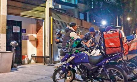 Repartidores ganan más que médicos y abogados