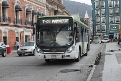 Presentan opciones para modernizar el Tuzobús con unidades híbridas y eléctricas
