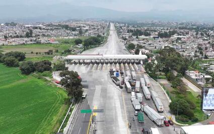 VIDEO: Decenas de tráileres siguen varados por más de 50 horas en autopista México-Puebla