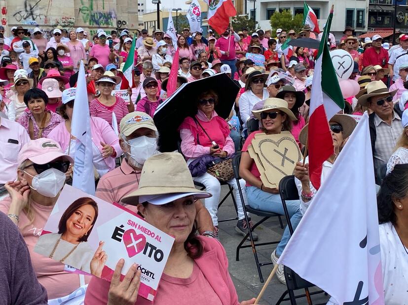 Poca asistencia en Pachuca en concentración de Marea Rosa | Foto: Luis Soriano