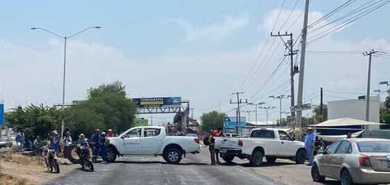Usuarios de aguas negras bloquearon carretera Mixquiahuala-Tlahuelilpan
