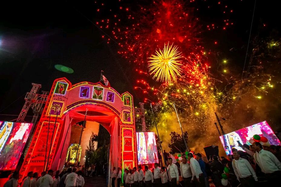 Realizan magna procesión en Ixmiquilpan como parte de la celebración al Señor de Jalpan | Foto: Especial