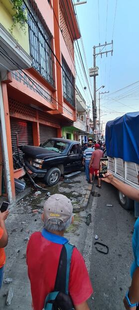 Un accidente provocado por una persona octagenaria dejó varios heridos y daños materiales  Foto: Francisco Bautista