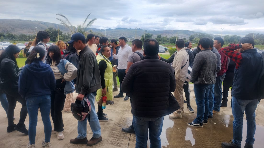 Trabajadores exigen atención de conciliación y arbitraje tras presuntos abusos laborales de una empresa de Tulancingo | Foto: especial