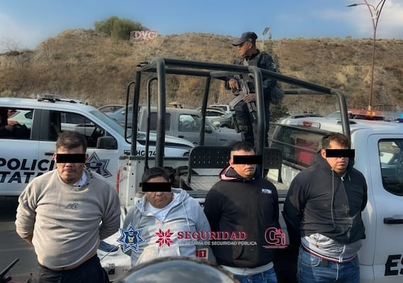Recuperan vehículo robado y detienen a cuatro hombres armados durante operativo en Pachuca