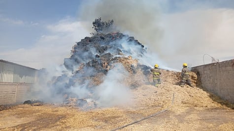 Atienden dos incendios simultáneos en distintos puntos de Tizayuca