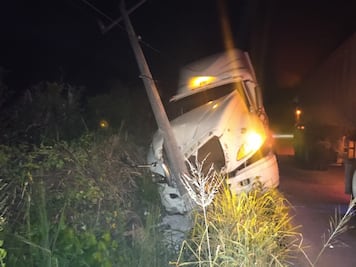 Tráiler deja sin luz a dos comunidades de Huejutla