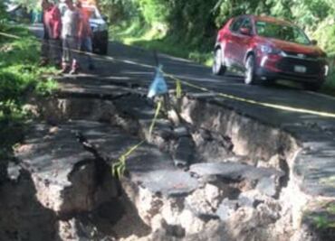 Reabren vía Chapulhuacán-Pisaflores tras 11 días de cierre por derrumbe