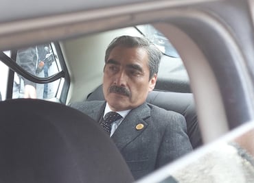 Rector de la UAEH huye en taxi tras tenso diálogo con estudiantes