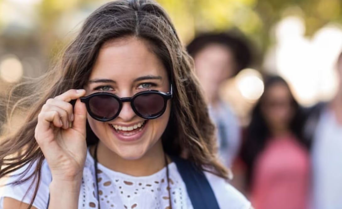 Este análisis pone de relieve cómo la inteligencia artificial puede ofrecer perspectivas sobre comportamientos culturales y comunicativos en diferentes países. Fuente: Freepik.