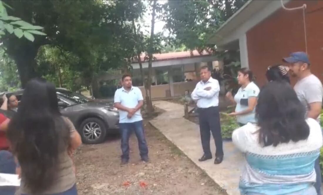 Los padres de familia presentaron 108 quejas, lo que obligó a las autoridades educativas a iniciar la investigación.