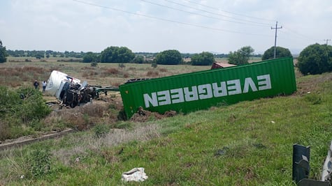 Accidente de tractocamión provoca cierre parcial en el Arco Norte rumbo a Puebla