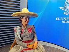 Entre vestidos y caballos, la vida de Carla Enciso como escaramuza