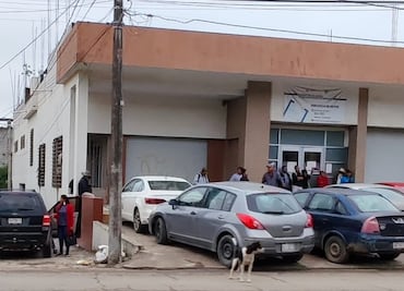 Comuneros de Huejutla cierran oficinas del MP; piden justicia para adulto mayor