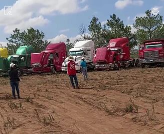 Conductores de tractocamiones cambian arrancones por competencias a pie