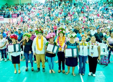 Entregan recursos directos a comunidades indígenas y afromexicanas en la Huasteca