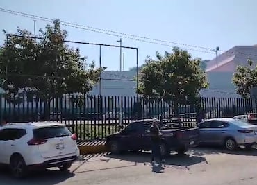 Comuneros retienen a médicos por falta de medicamentos en hospital de la Huasteca