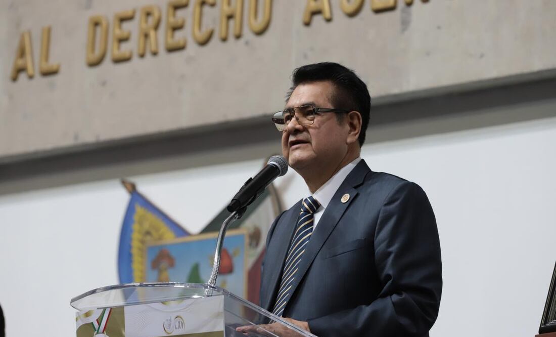 Entrega de la Presea Pedro María Anaya 2024 que otorga el congreso local al artista plástico  Armando Peñafiel 
Foto: Luis Soriano