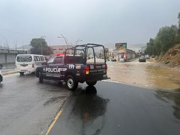 Lluvias intensas provocan encharcamientos en colonias de Mineral de la Reforma